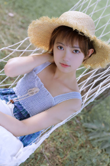小向まな美